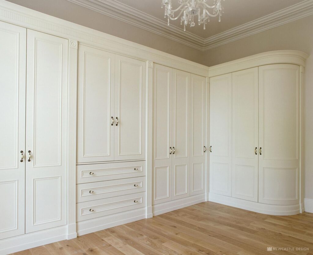 neoclassical wall closet (warbode)